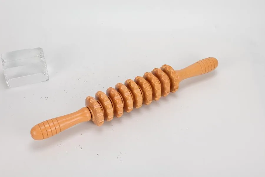 Rodillo estriado de madera, pieza del kit de maderoterapia (3/3)